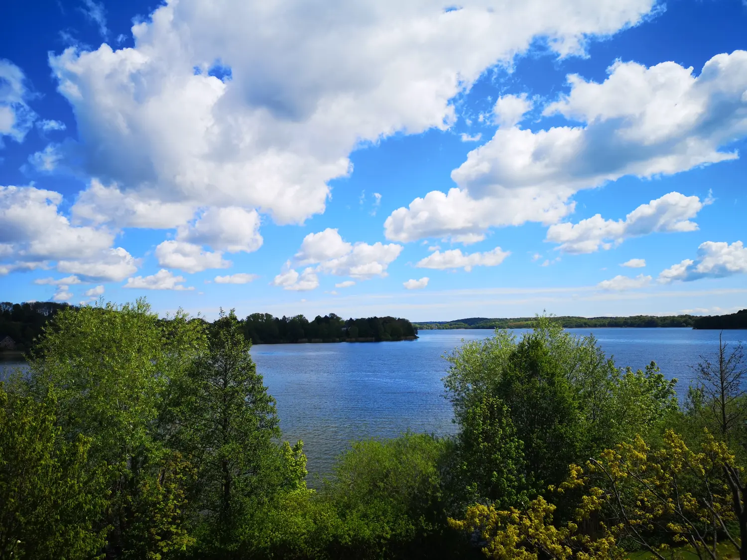 Balkon see wolken