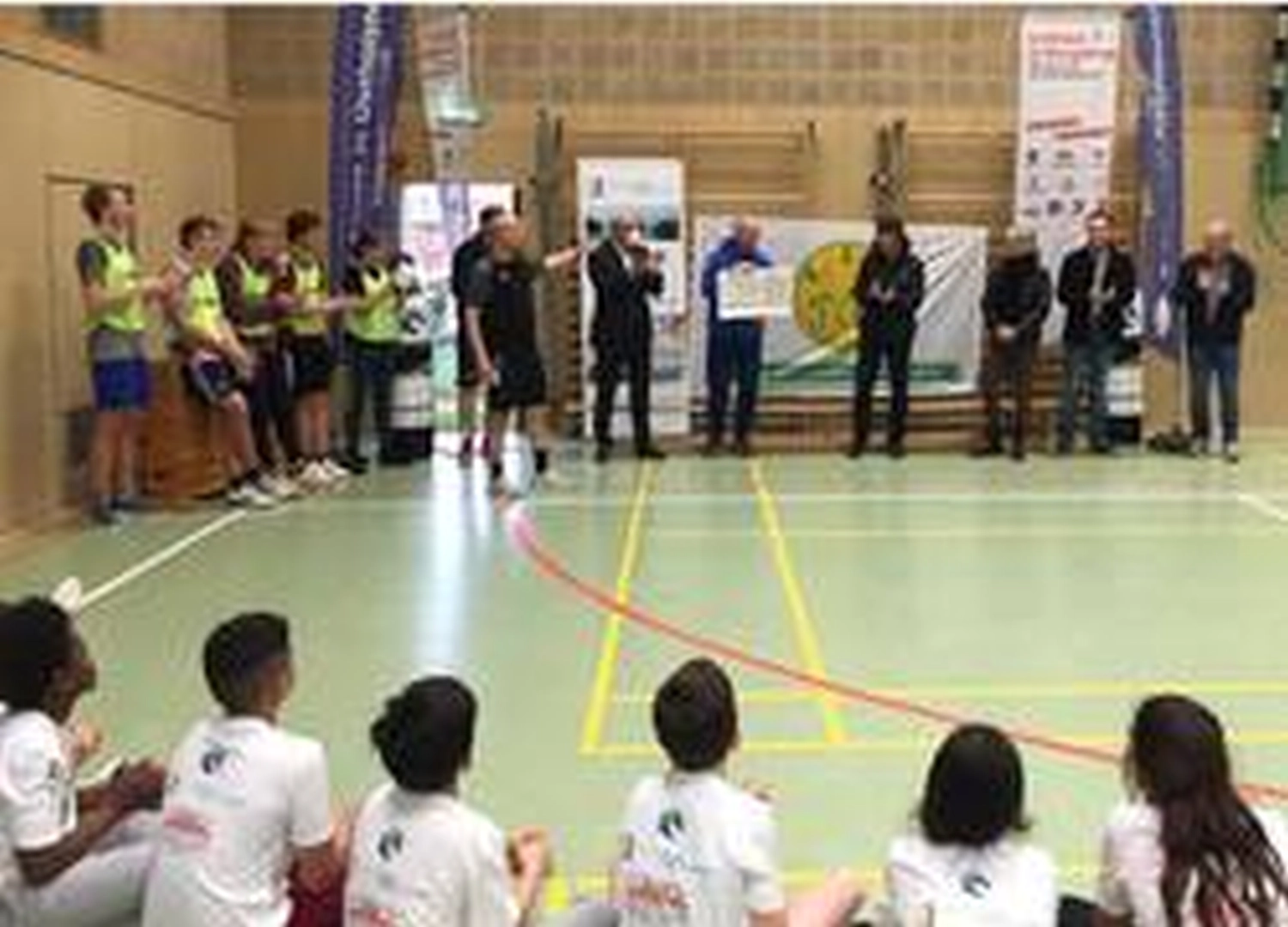 Curtius Klinik spendet € 500,-- für Fußball-Integrations-Projekt „Happy Integration Kids“