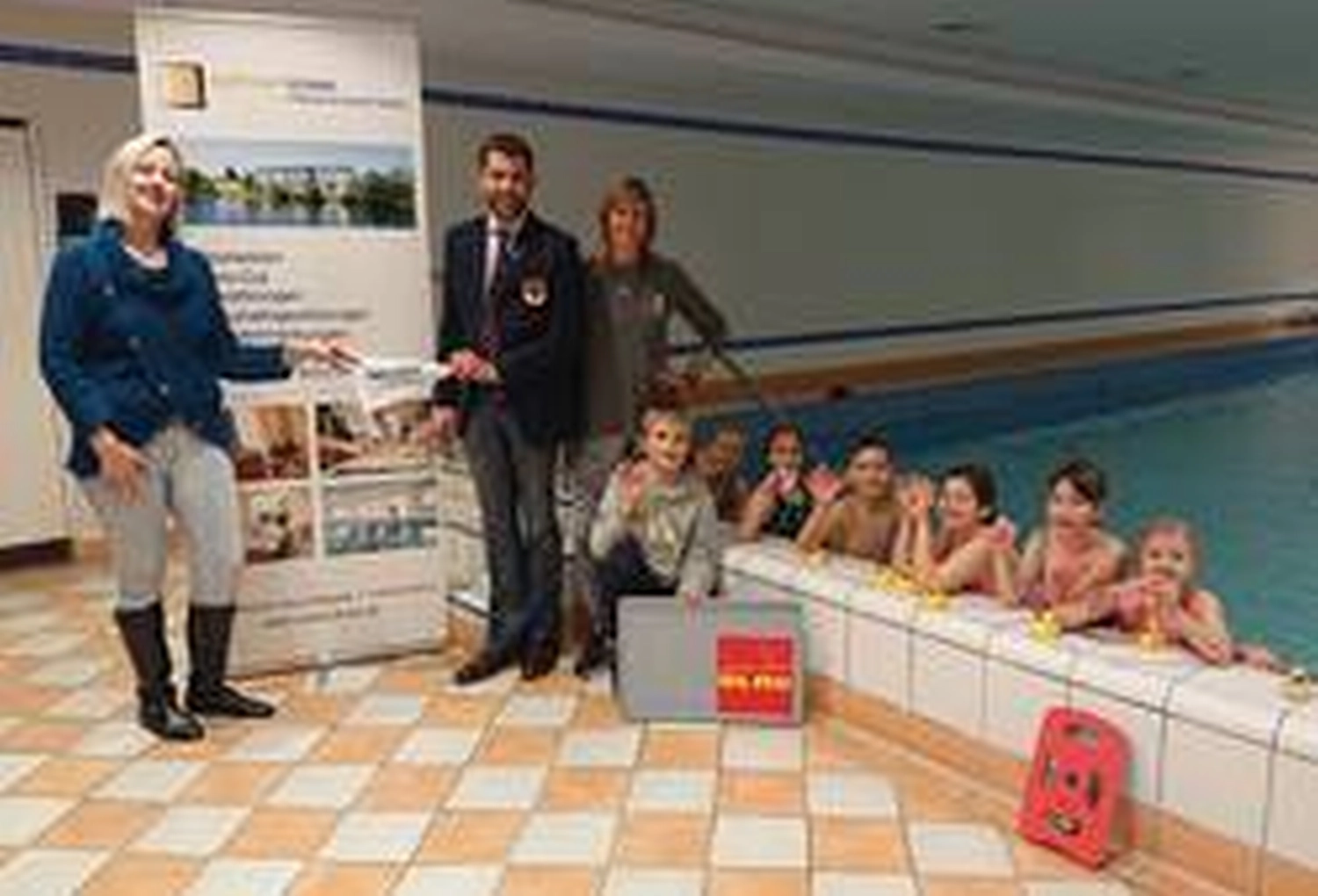 Erfolgreich durchgeführter Schwimmkurs in der Curtius Klinik
